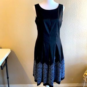 Leslie Fay Classy Formal black dress. 4